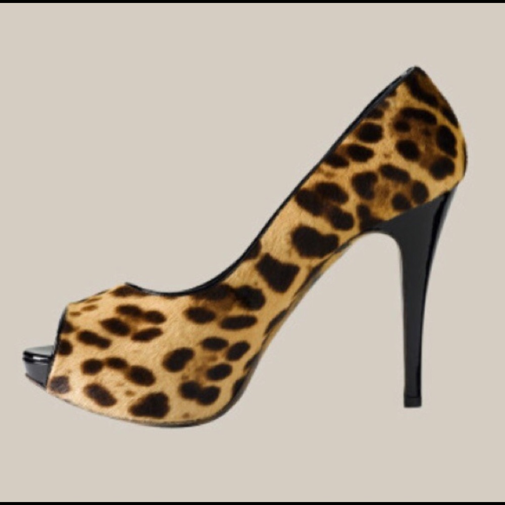 HP 🎉 Authentic Dolce and Gabbana Leopard Pumps - Picture 3 of 4